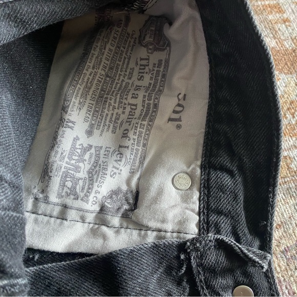 Levi’s Denim Shorts - Picture 5 of 6